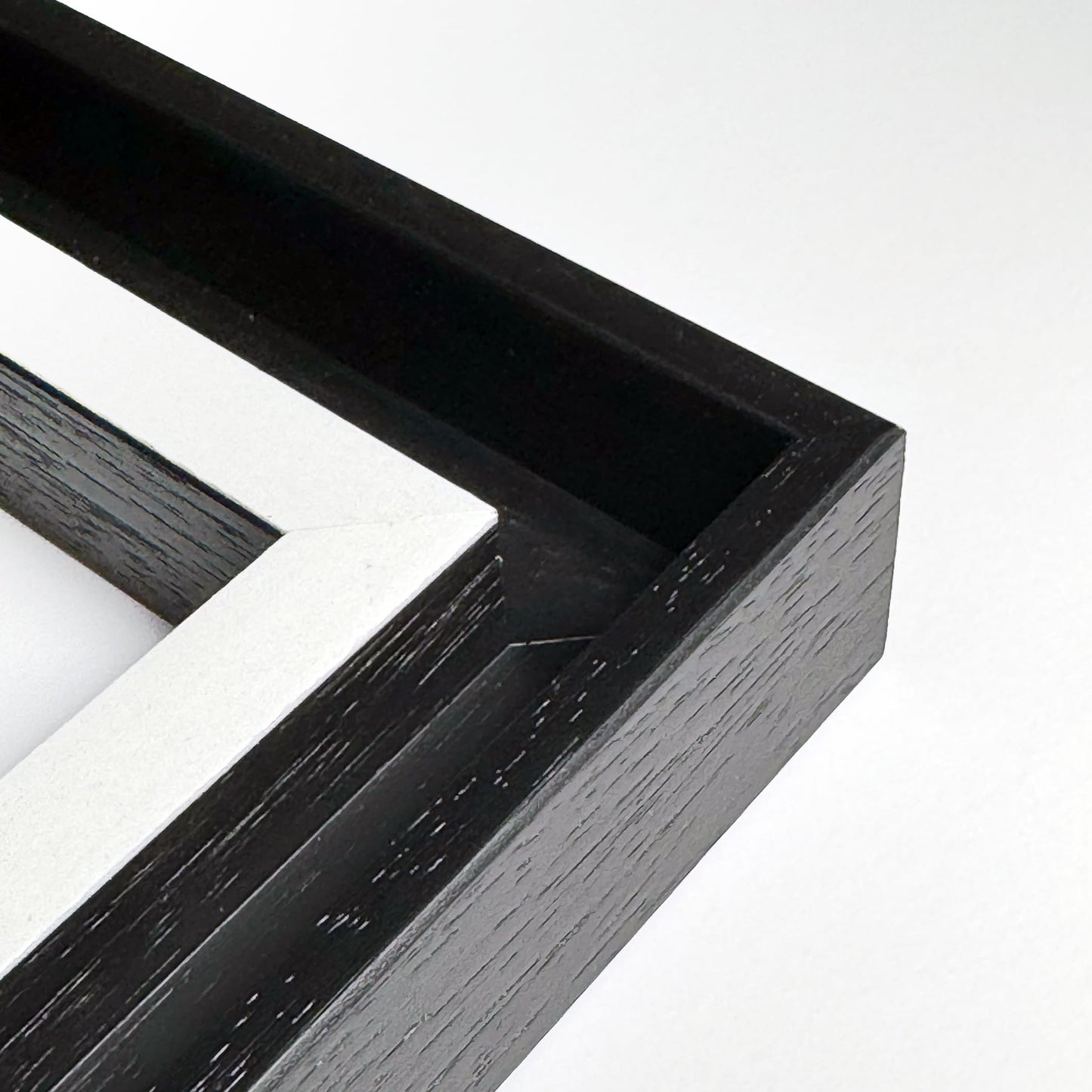 caisse américaine en bois noir