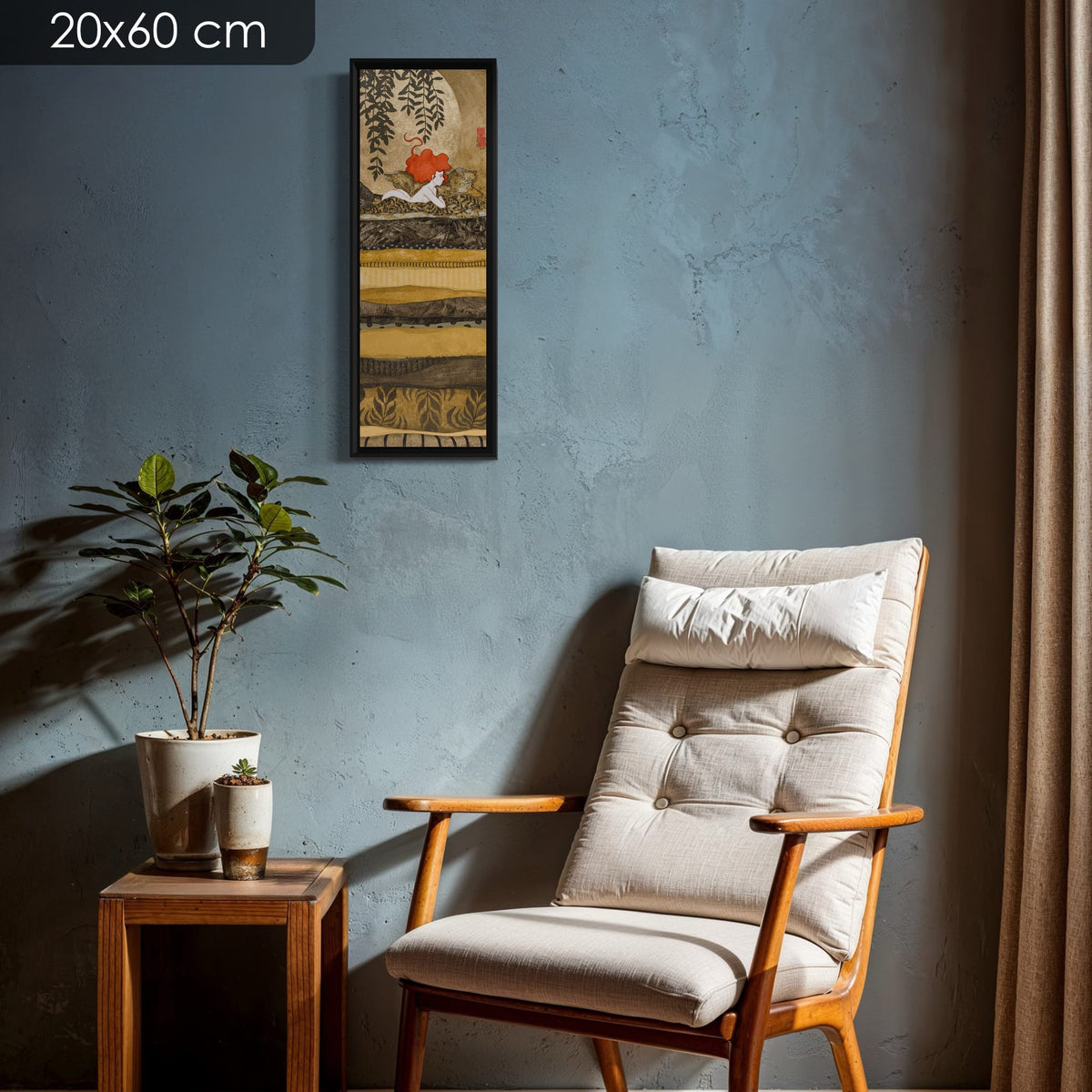 « Ce soir, une rousse panthère chasse dans les coussins, câlins et jeux de mains » — série limitée 20 × 60 cm, caisse américaine Madison noire — fauteuil-mur-bleu — Lalou Kraffe