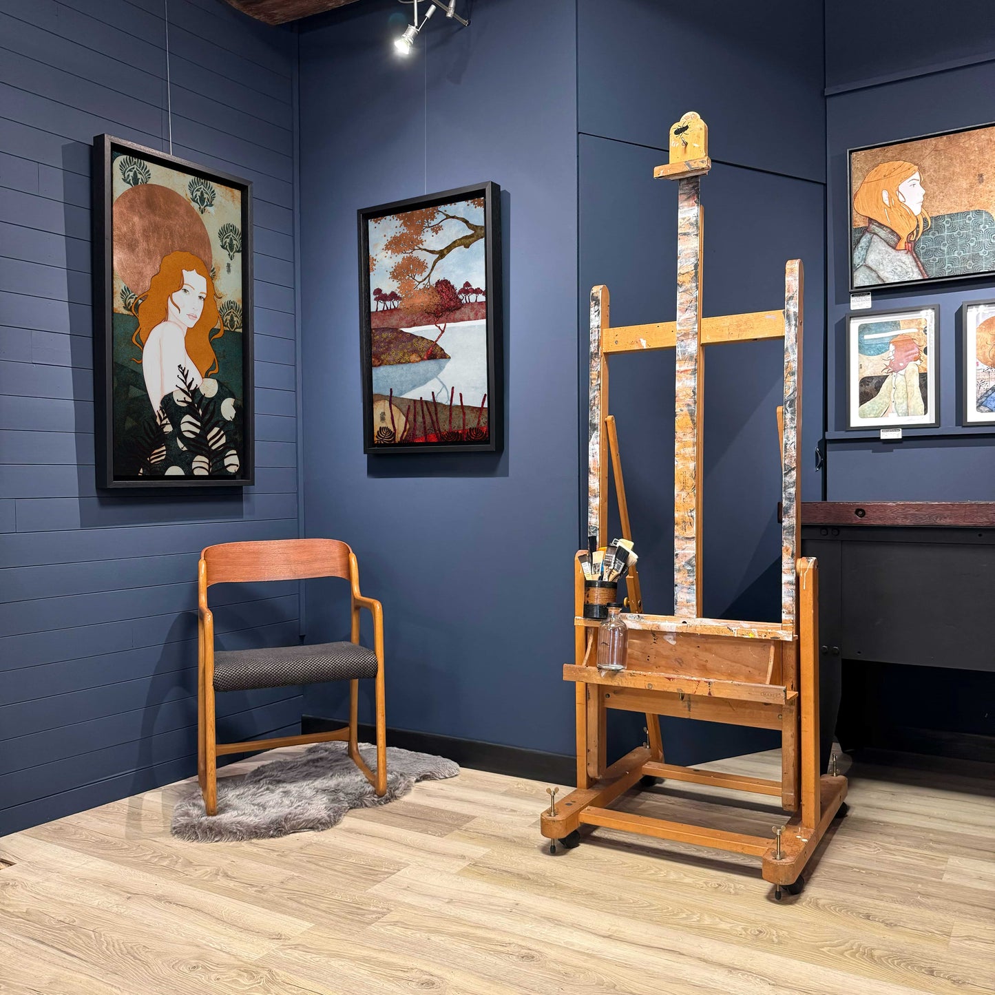 Peinture originale de Lalou Kraffe exposée à la Galerie KLE, paysages japonisants en triptyque de Normandie et Bretagne